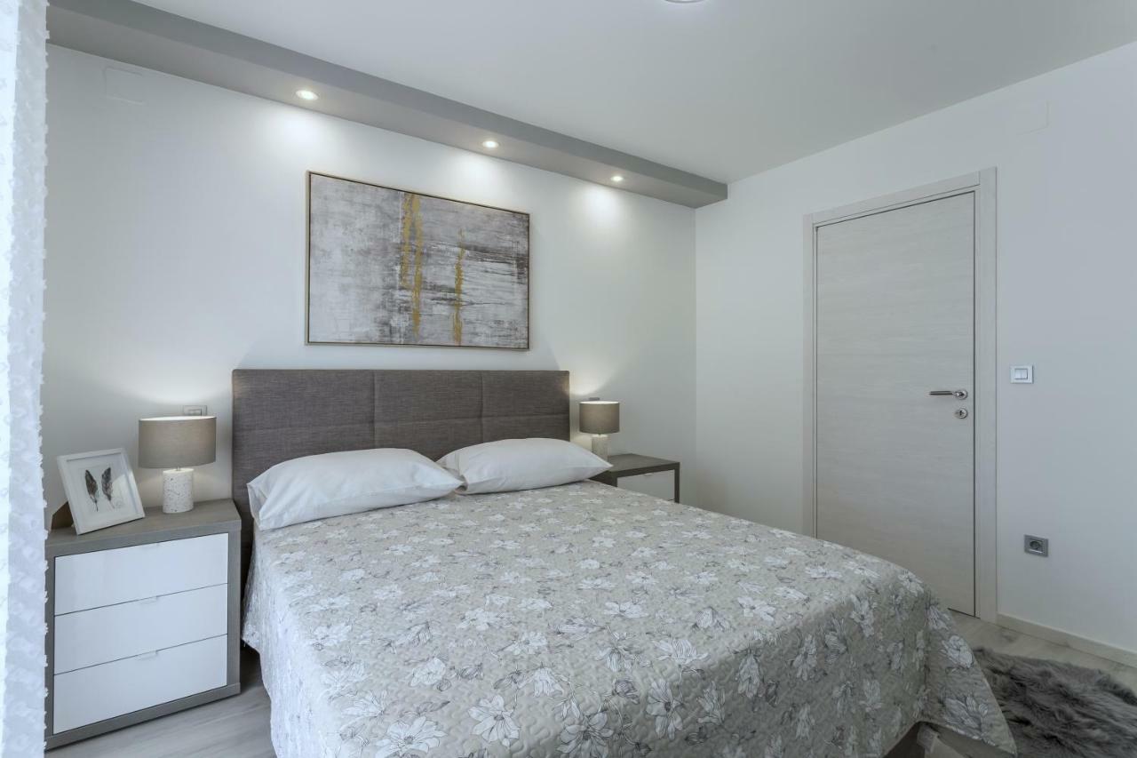 Villa Ema Kastela With Private Heated Pool Экстерьер фото